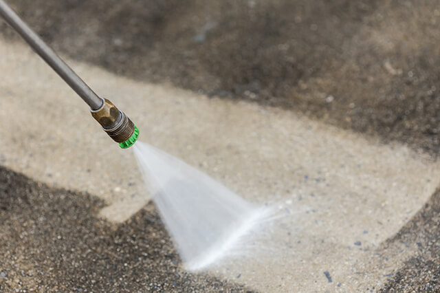 parking lot pressure washing in overlandpark